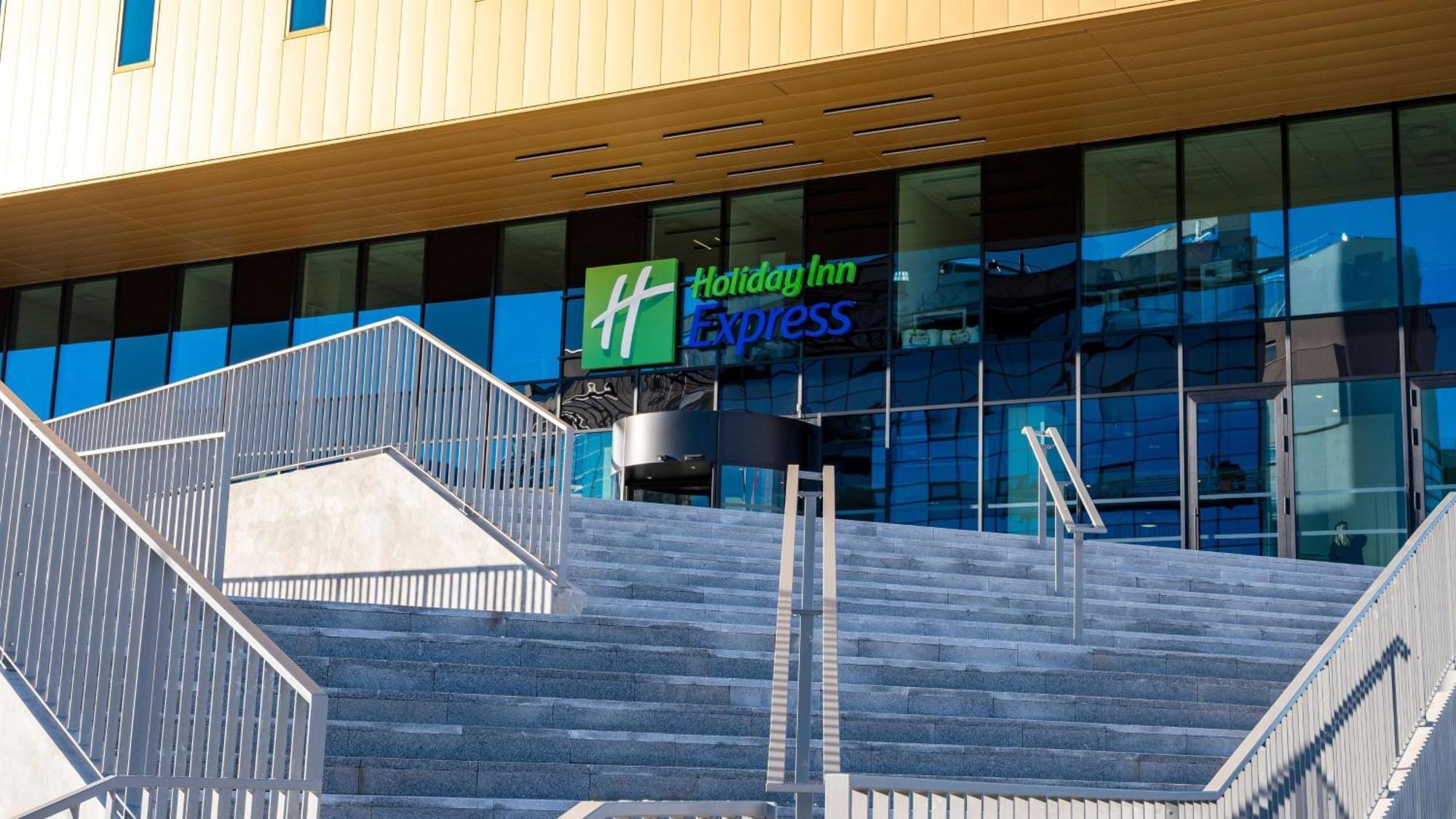 Holiday Inn Express - Nice - Grand Arenas By Ihg Exterior photo
